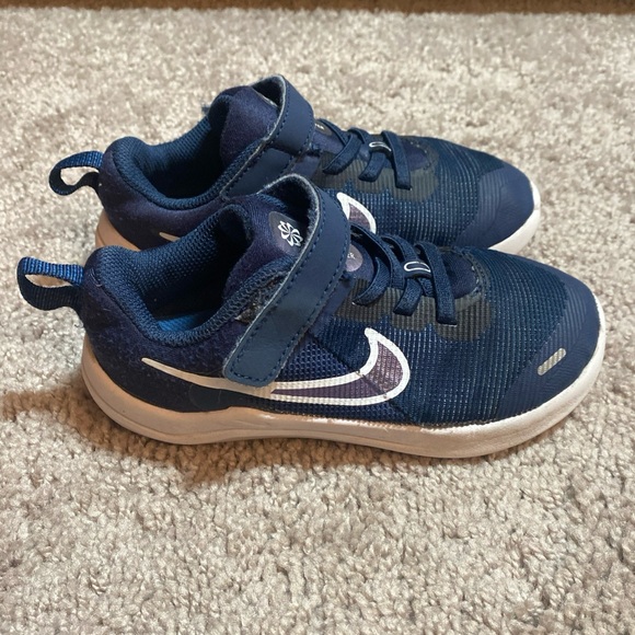 Nike Other - Nike Downshifter low top Kids Navy Sneakers with White Accents